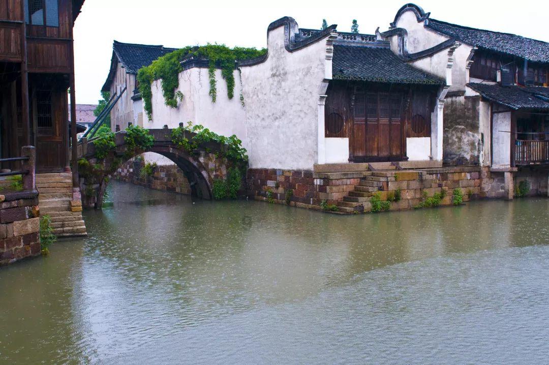 点星沉月